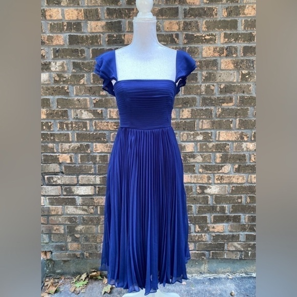 FAME AND PARTNERS Midi Knee Dress Pleated Chiffon Dark Blue 4 Cocktail Formal - Picture 1 of 7